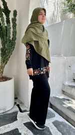 نسترن بزرگسال مشکی