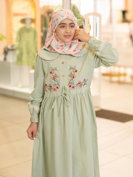 عبا نحی تارا نوجوان